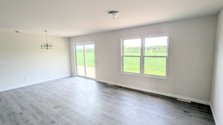 The Windsor IIs - Dining Rm/Living Rm w/Opt LVP flooring