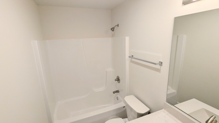 The Windsor IIs - Family Bath 2
