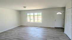 Living Room/Entry