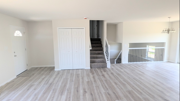 Entry to Dining Room Pan