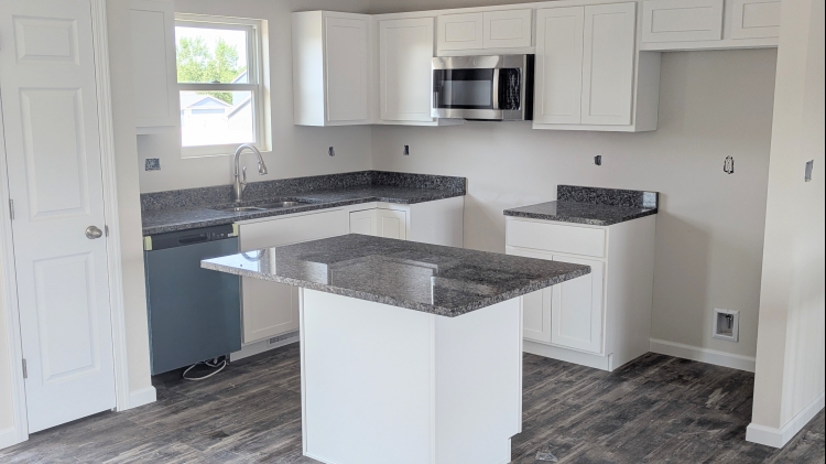 Kitchen with Opt island