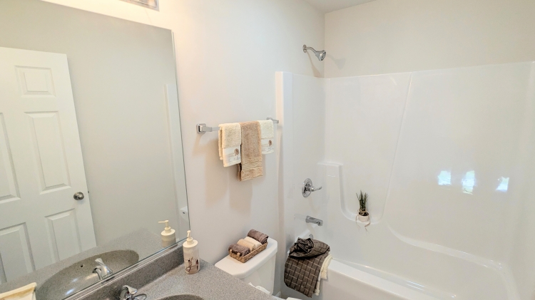 Family Bathroom Upstairs